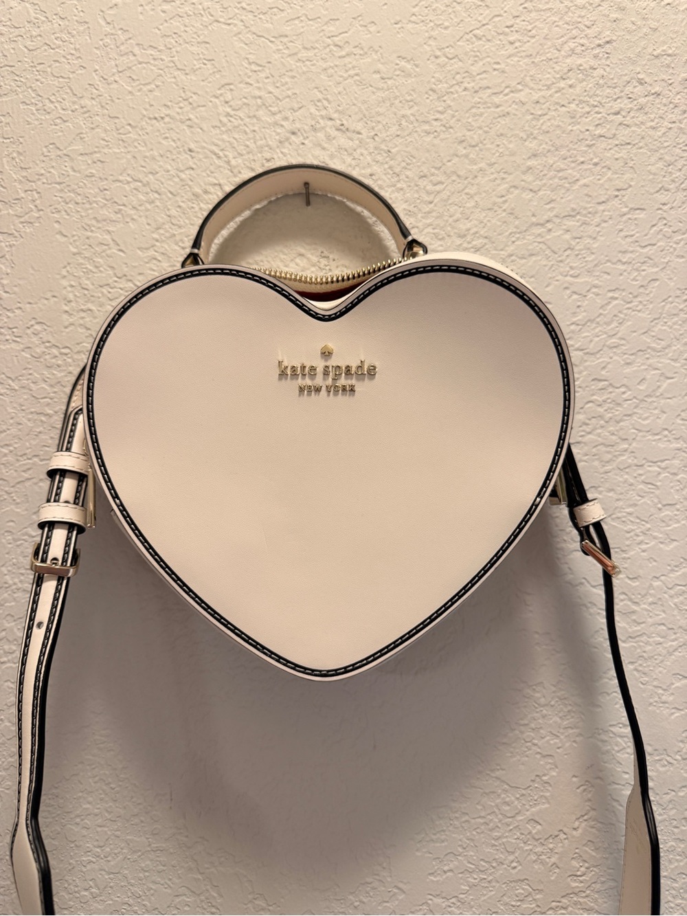 kate spade Cream Heart-Shaped Guitar Strap Mini Crossbody Bag - Picture 2 of 4